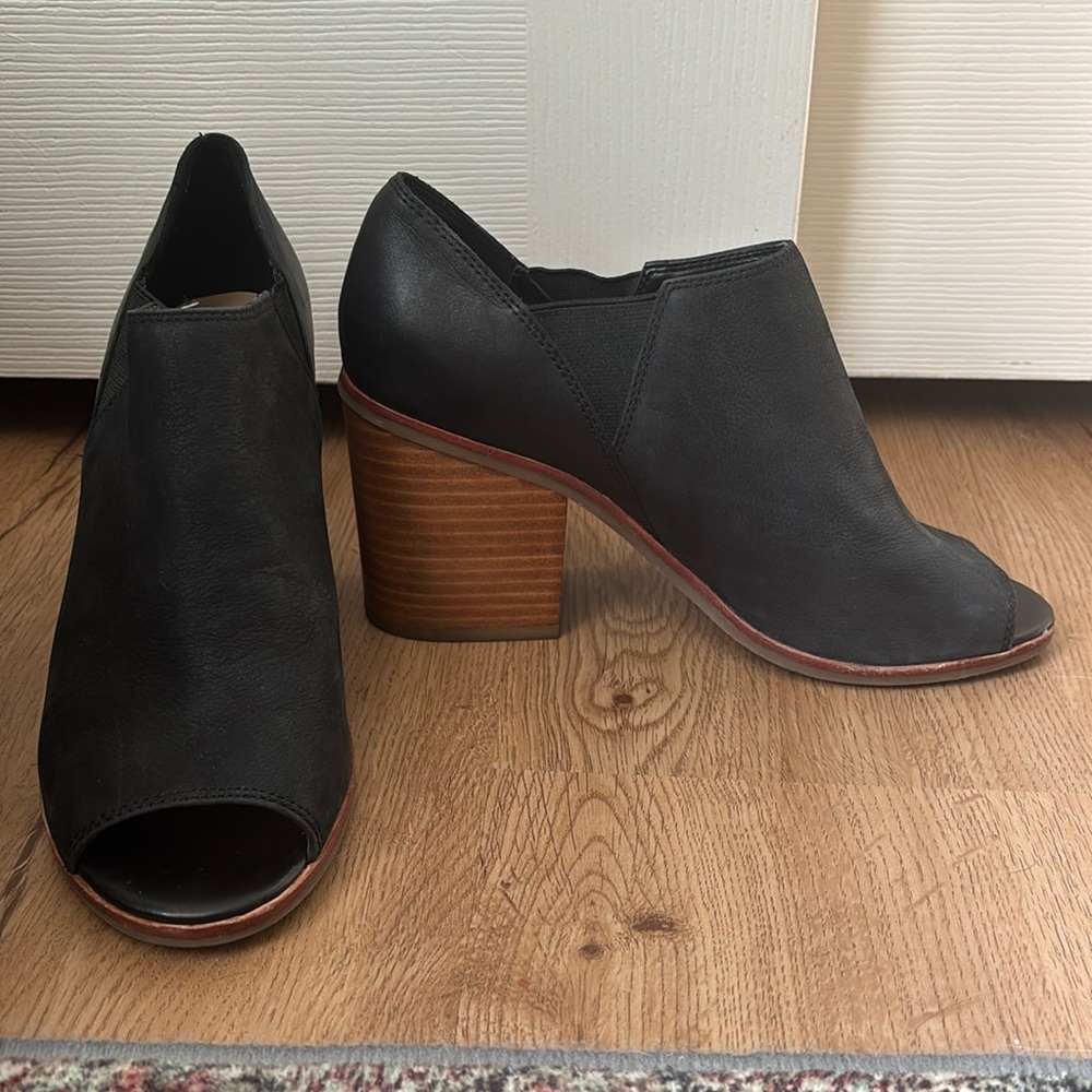 Aldo block peep toe heels